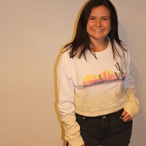 Medium long sleeve crop top